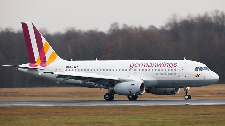 Ein Germanwings-Flugzeug ist wegen Gasgeruch wieder auf den Flughafen Köln/Bonn zurückgekehrt.