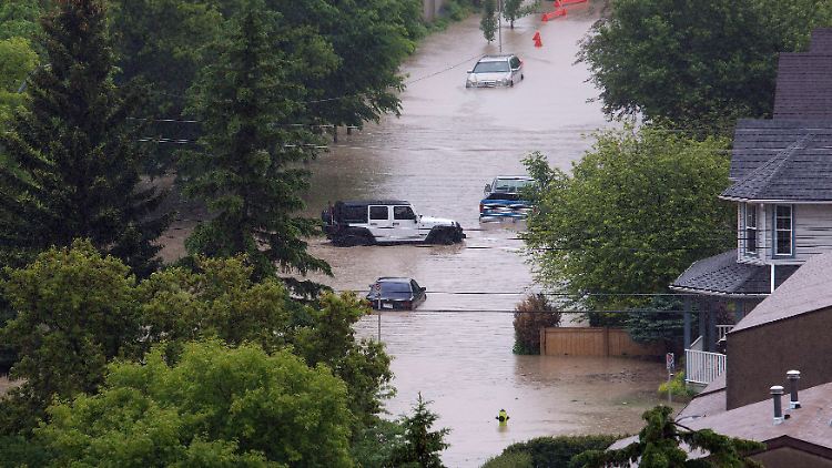 Mehrere Menschen werden noch in der kanadischen Provinz Alberta vermisst.