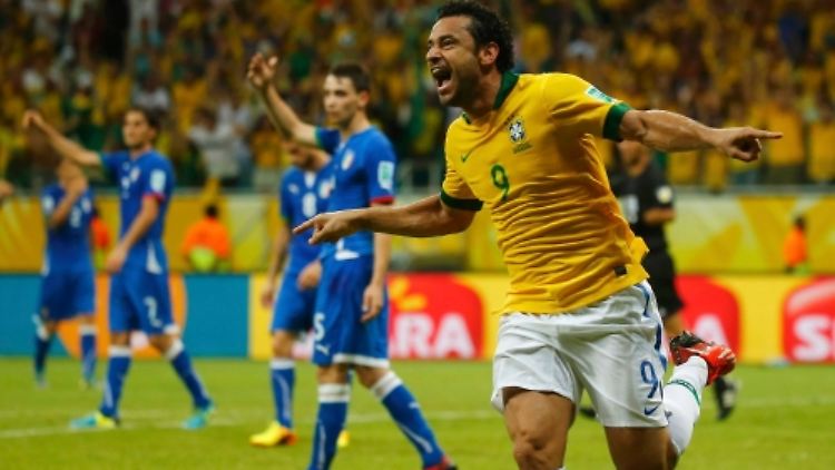 Brasiliens Fred traf im Spiel gegen die Azzurri gleich zweimal.