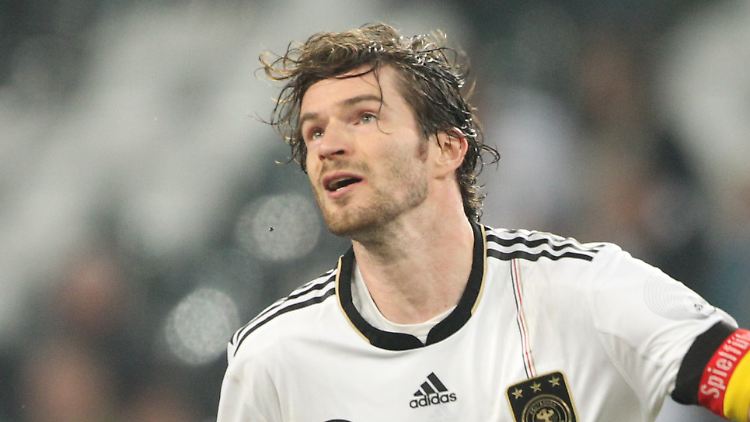 Friedrich war 82 Mal Nationalspieler. Zuletzt war er bei Chicago Fire unter Vertrag.