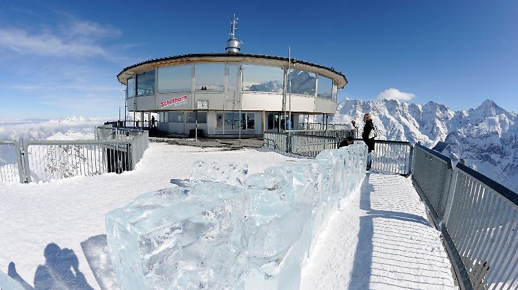 Das Drehrestaurant in Schilthorn diente dem Bond-Widersacher Bloefeld im Film als Festung. 