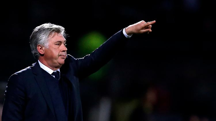 Mesut Özil hat einen neuen Trainer: Carlo Ancelotti wechselt von Paris nach Madrid.
