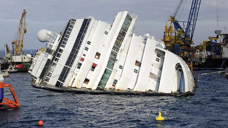 Bei der Havarie der "Costa Concordia" starben 32 Menschen.