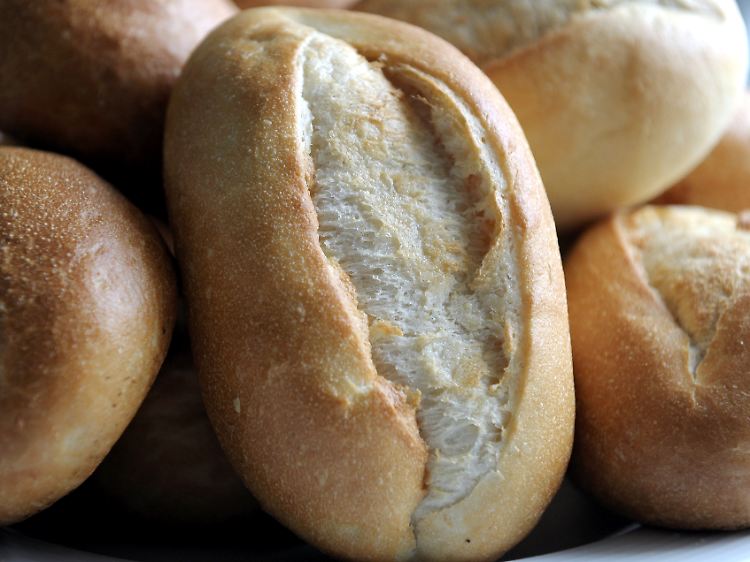 Für den Bäckerverband geht es letztendlich um eine Tradition aus mehr als 7000 Jahren. Am Ende entscheidet jedoch der Verbraucher, ob sich das Aldi-Brötchen durchsetzt.