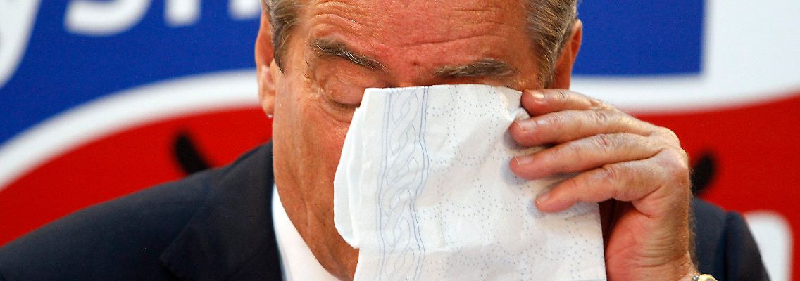 2013-06-26T194907Z_761189847_GM1E96R0A5401_RTRMADP_3_ALBANIA-ELECTION.JPG4165441913574478307.jpg