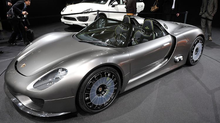Neuauflage mit Hybridantrieb? Diesen herkömmlich angetriebenen 918 Spyder stellte Porsche bereits auf der Genfer Autoshow 2010 vor (Archivbild).