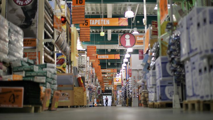 Wetterkapriolen, die auf den Umsatz schlagen: Hornbach erlebt einen "verhagelten Start" ins Geschäftsjahr.