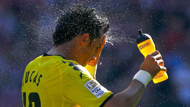 Klappt es mit Werder? Lucas Barrios wäre erfreut. 
