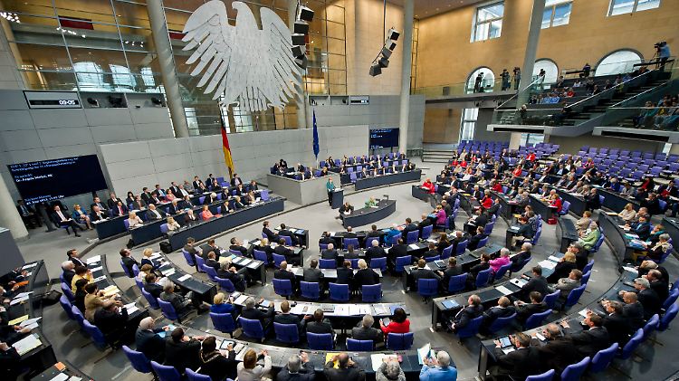 Die gesamte Sitzung sollte 20 Stunden dauern.