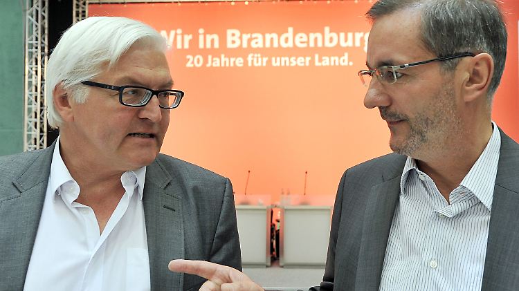 Steinmeier (links) ist politisch in Brandenburg verankert und tritt oft gemeinsam mit Platzeck (rechts) auf.