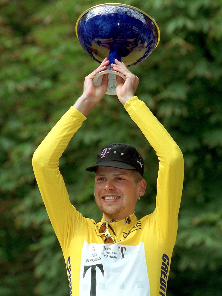 Jan Ullrich feiert 1997 den ersten und bisher einzigen Gesamtsieg eines Deutschen bei der Tour de France.