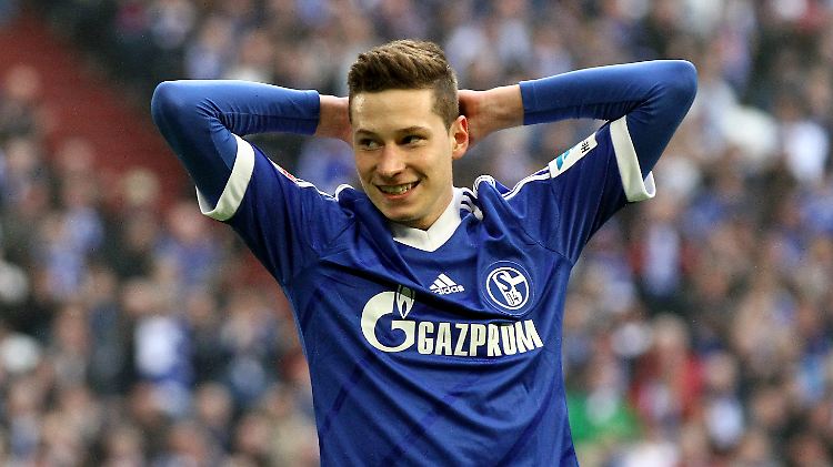 Läuft weiter in Königsblau auf: Julian Draxler.