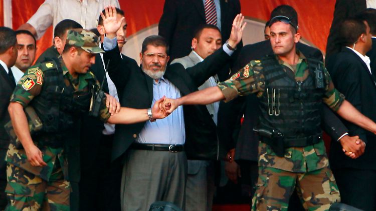 Präsident Mohammed Mursi bei einem Auftritt vor Anhängern.
