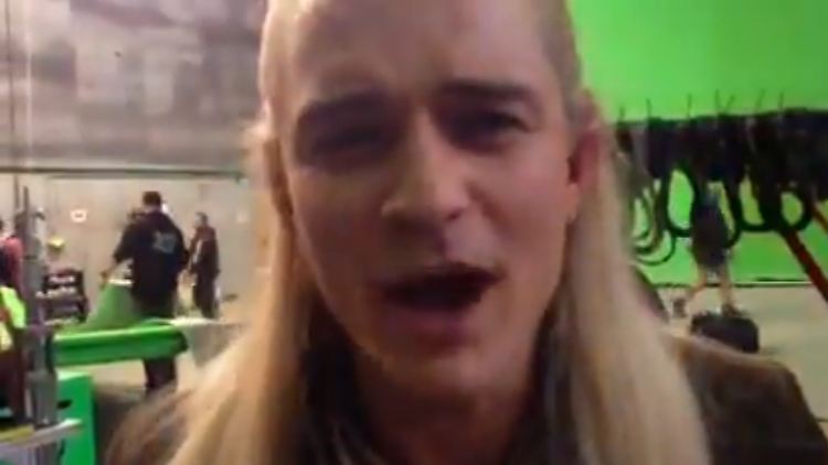Screenshot aus dem Video mit Orlando Bloom.