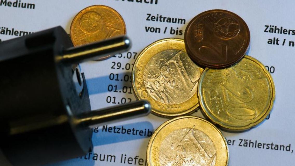 Verbraucher müssen mit steigenden Stromrechnungen rechnen. Foto: Arno Burgi