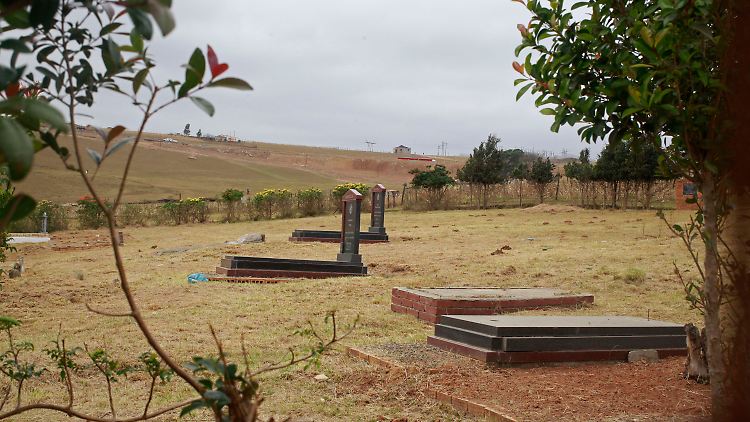 Mandela will in Qunu beerdigt werden und bei seinen Kindern.