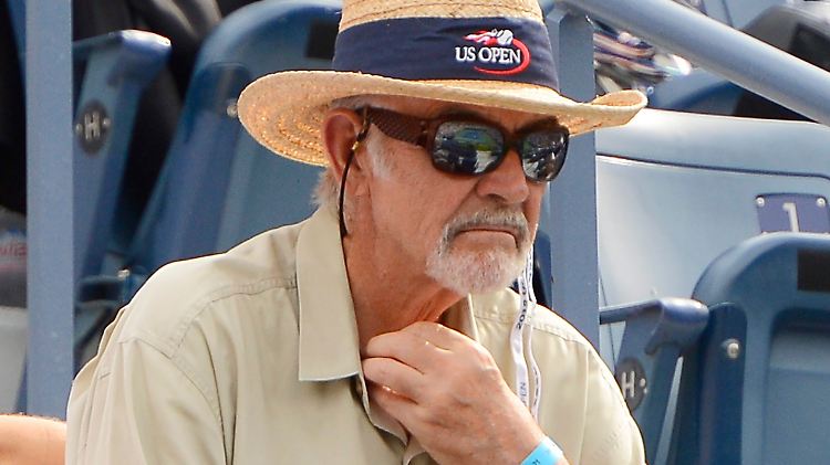 Sean Connery lässt Fragen nach der "Villa Malibu" einfach abperlen.