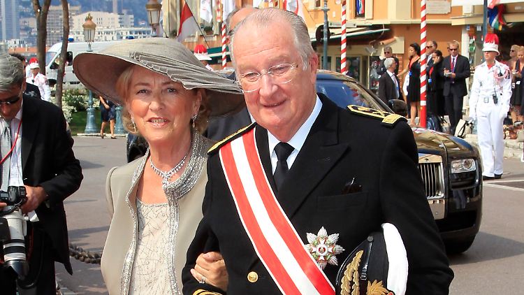 König Albert II. und Königin Paola bei der Hochzeit von Fürst Albert II. und Fürstin Charlène in Monaco.