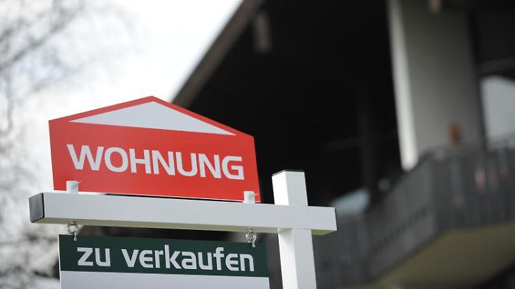 Wenn sich Besitzer von Eigentumswohnung nicht angemessen verhalten, können sie zum Wohnungsverkauf verpflichtet werden. 
