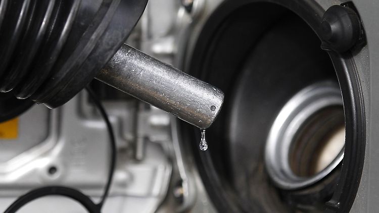 Über 100 Dollar: WTI und Brent zittern unter den Einschätzungen der Investoren.