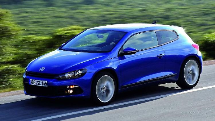 Gedrungen und zuverlässig: Der VW Scirocco basiert technisch auf dem Golf VI - das kommt ihm zugute.