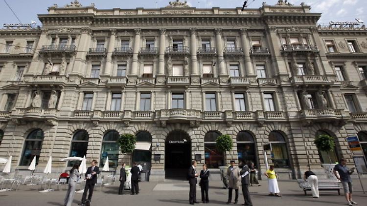 Die Schweizer Großbank Credit Suisse darf Daten an die US-Steuerbehörde weiterreichen.