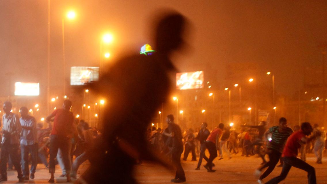 2013-07-05T205815Z_392584570_GM1E9760DOQ01_RTRMADP_3_EGYPT-PROTESTS.JPG4026531107487966747.jpg