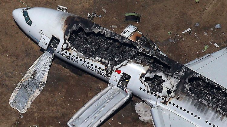 2013-07-07T002241Z_776659655_GM1E9770N6201_RTRMADP_3_USA-CRASH-ASIANA.JPG3653475472328469703.jpg