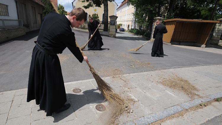 Die umstrittene Piusbruderschaft sorgt auch in der katholischen Kirche in Deutschland für Ärger.