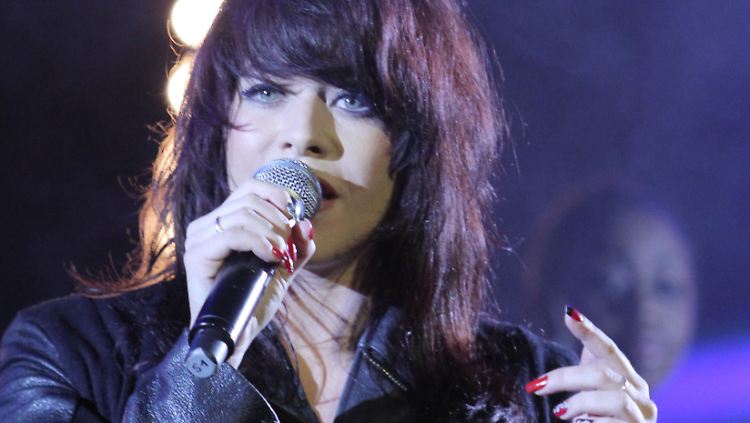 Hepburns Stimme wird häufig mit der von Janis Joplin verglichen.