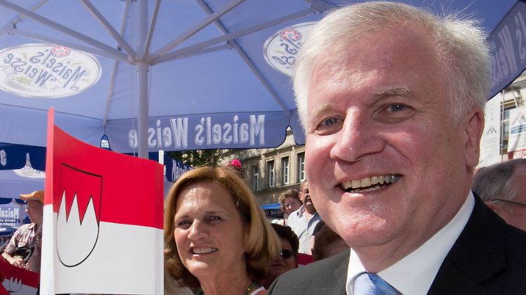 Horst Seehofer und seine Frau Karin beim "Tag der Franken" im Juli. 