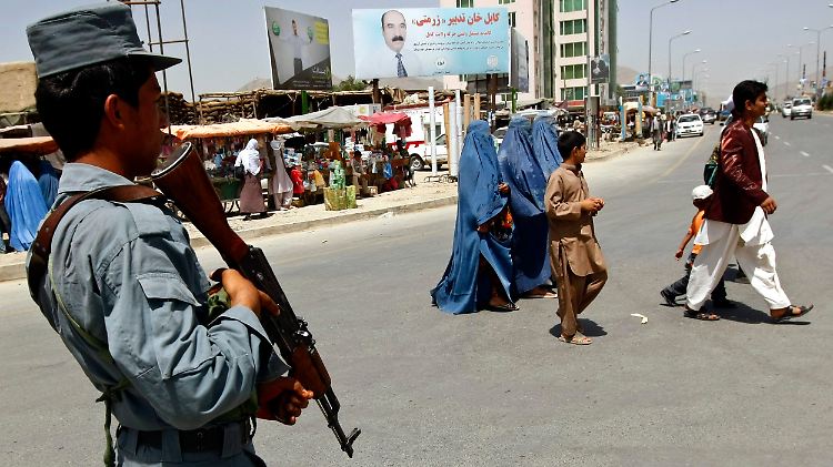 Karsai ist zuversichtlich, dass die afghanischen Sicherheitskräfte bald selbst für Ordnung sorgen können.