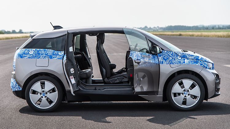 Innovatives Türkonzept: Gegenläufig öffnende Klappen verleihen dem i3 ein futuristisches Feeling.