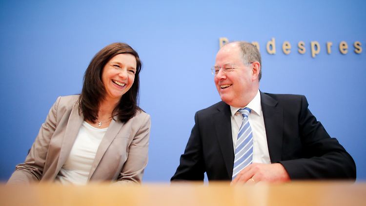Katrin Göring-Eckardt und Peer Steinbrück in der Bundespressekonferenz.