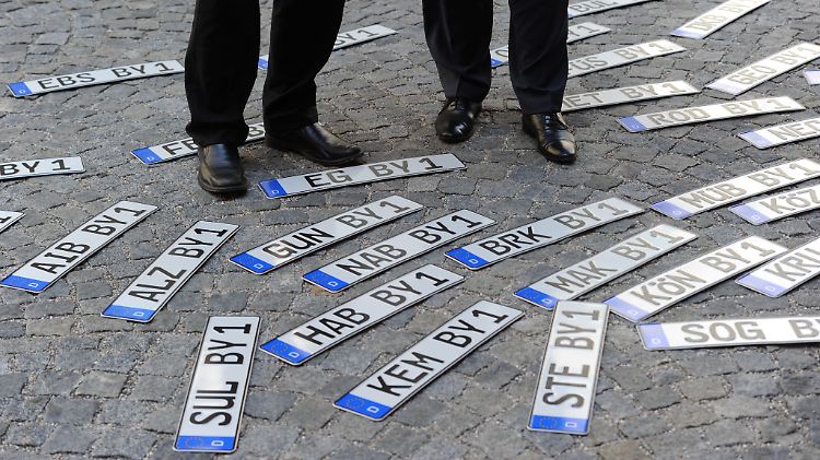 Alle in Bayern beantragten Nummernschilder mit alten Kürzeln sind vom Bund genehmigt worden. 