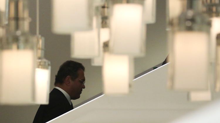 Ein klares Bild sieht anders aus: Auch nach seiner Reise in die USA bleibt Friedrich unkonkret über das Spähprogramm Prism.