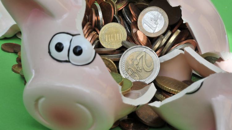 Dazu muss es nicht mehr kommen: Derzeit sparen Unternehmen durch niedrige Zinsen Milliarden bei der Finanzierung.
