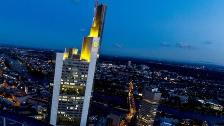 Finanzminister Schäuble sucht einen Abnehmer für die Commerzbank-Anteile.