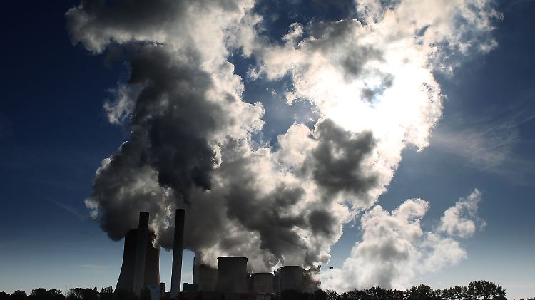 Den Energiekonzernen macht zu schaffen, dass sich der Betrieb ihrer Kohle- und Gaskraftwerke wegen des anhaltenden Booms beim Ökostrom häufig nicht mehr lohnt.