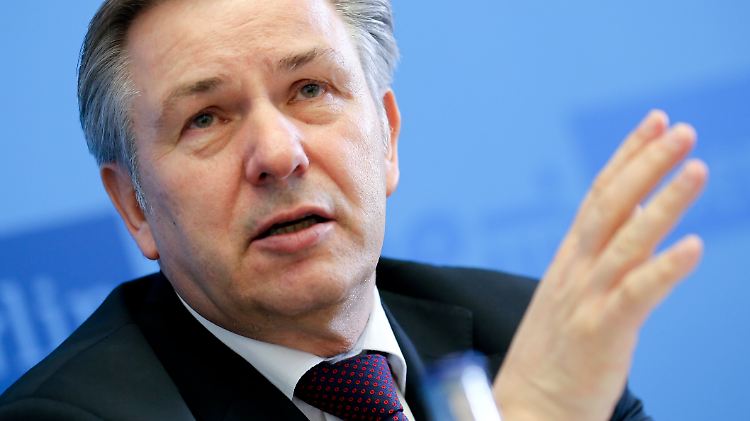 Bushido rappt "Du wirst in Berlin in deinen Arsch gefickt wie Wowereit". Berlins Regierender Bürgermeister fand das nicht so witzig und erstattete Anzeige.