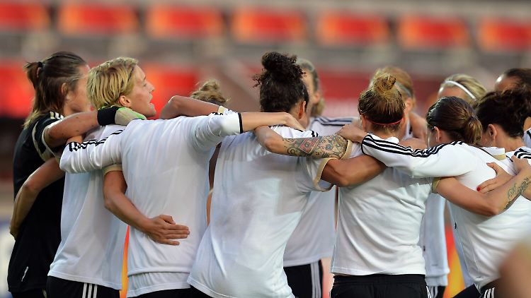 "Erfolg kann man nur haben, wenn alle gut zusammenarbeiten", sagt Bundestrainerin Silvia Neid.