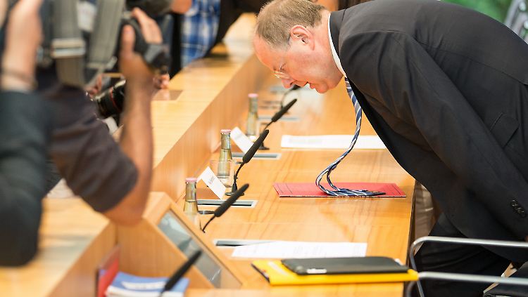 Wird's noch was mit der Kanzlerschaft? Peer Steinbrück und die SPD stecken seit Monaten in einem Umfrage-Tief.