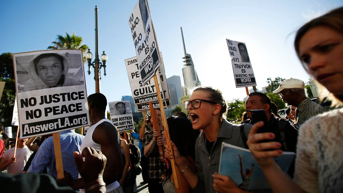 2013-07-17T043441Z_2031602983_GM1E97H0YOO01_RTRMADP_3_USA-FLORIDA-SHOOTING.JPG7401538884134867354.jpg