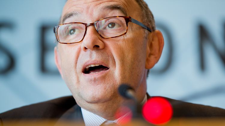 Jetzt erst recht: Walter-Borjans will weiter Steuer-CDs ankaufen.