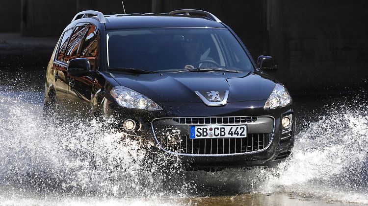 Erfüllt jetzt die Euro-5-Norm und bekommt ein Doppelkupplungsgetriebe: Der Peugeot 4007.