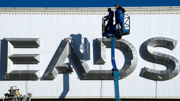 Das Firmenlogo muss der Luftfahrt-Konzern EADS demnächst wohl austauschen.
