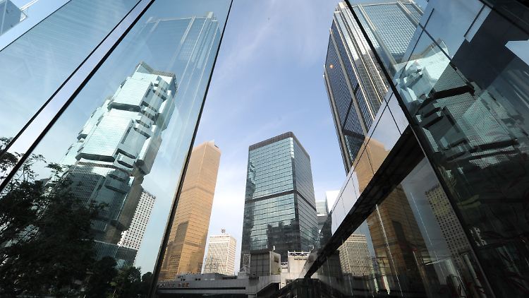 "Keine schlechte Zeit um einen Schritt wie diesen zu machen", so eine Analystin zum Schritt der PBoC, den Geldhäusern zu gestatten, ihre Zinsen selbst festzulegen.