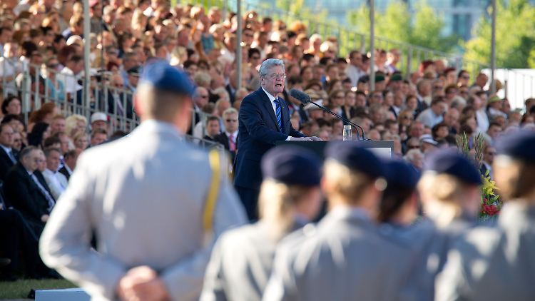 Bundespräsident Gauck verwies darauf, dass die Widerstandskämpfer auch die entstehende Bundeswehr geprägt hätten.