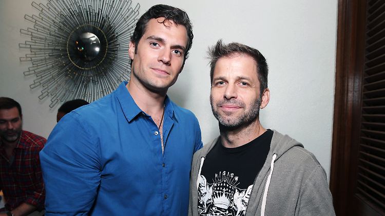 Regisseur Snyder (r.) und Henry Cavill haben das nächste Projekt im Auge - jetzt fehlt nur noch Batman.