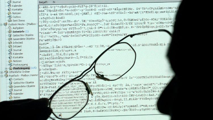 E-Mails von unbekannten Absendern enthalten nicht selten versteckte Computer-Viren.